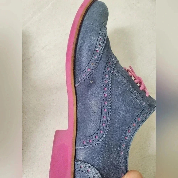 Cole Haan Women's  suede oxford pink and blue - Picture 5 of 7